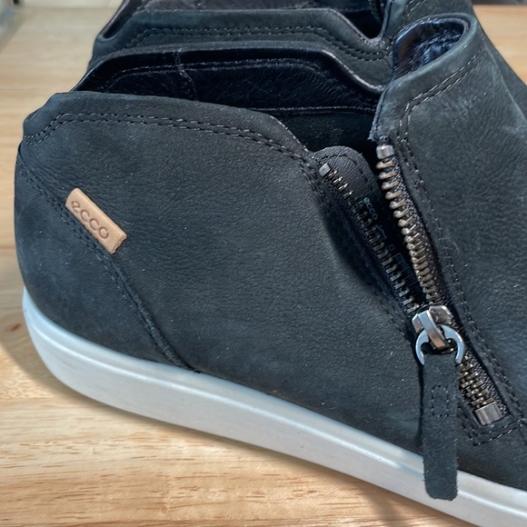 Ecco Soft Nubuck Leather Zip Ankle Boot - Picture 8 of 17